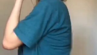 Hubad na may konting tiktok